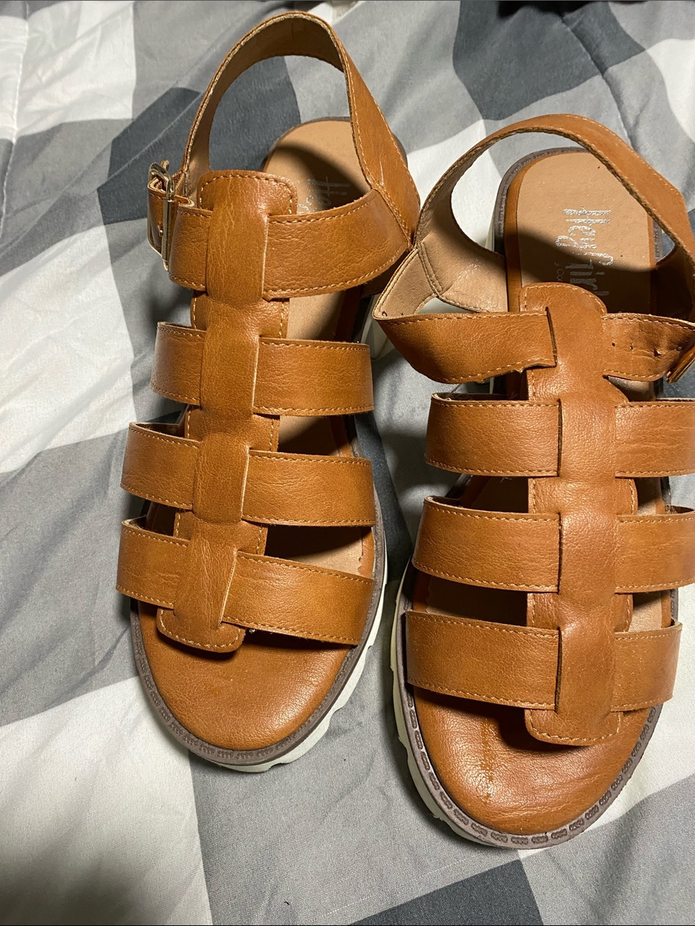 Women’s Tan Strappy Comfort Sandals